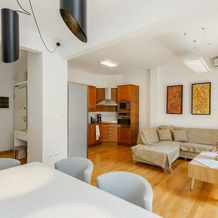 Brand-New Modern Flat In Heart Of City Tesalonika Bagian luar foto