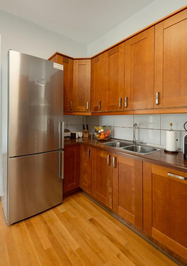 Brand-New Modern Flat In Heart Of City Tesalonika Bagian luar foto