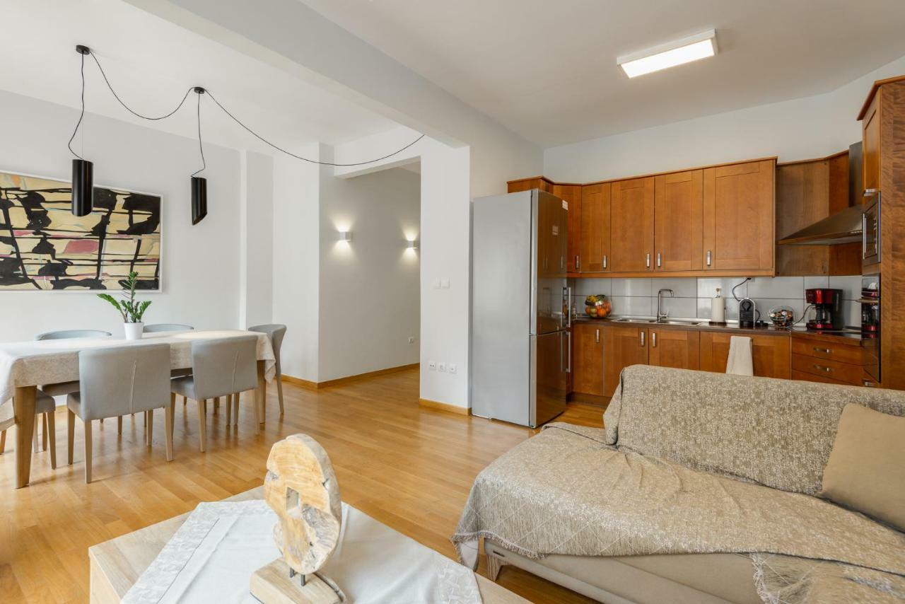 Brand-New Modern Flat In Heart Of City Tesalonika Bagian luar foto